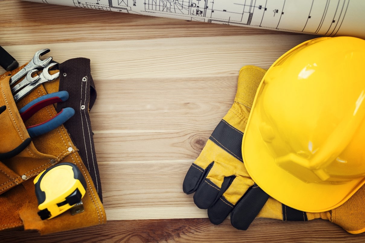Workwear and protective clothing – what do health and safety regulations say?
