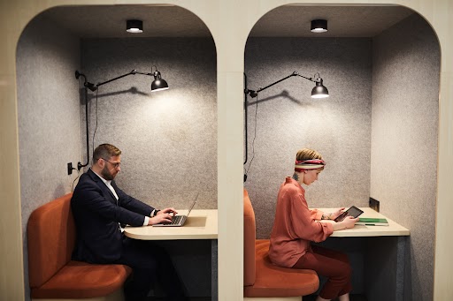 Privacy booths for the office – how to ensure workplace privacy?
