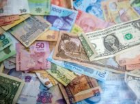 Currency Exchange Operations with the Power of a Mixed Money Counter